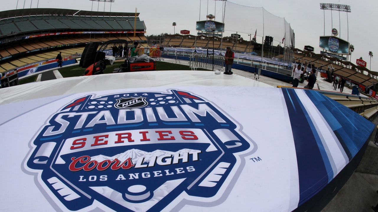 Dodger Stadium ready for historic Ducks-Kings outdoor game